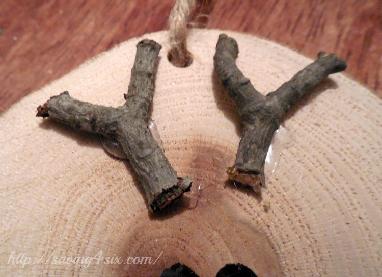 Wood Slice Reindeer Ornament 4